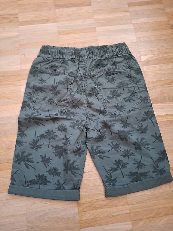 Pantaloni: Jungen-Shorts – Usato da Niederuzwil venduto da Liberatopixel 1
