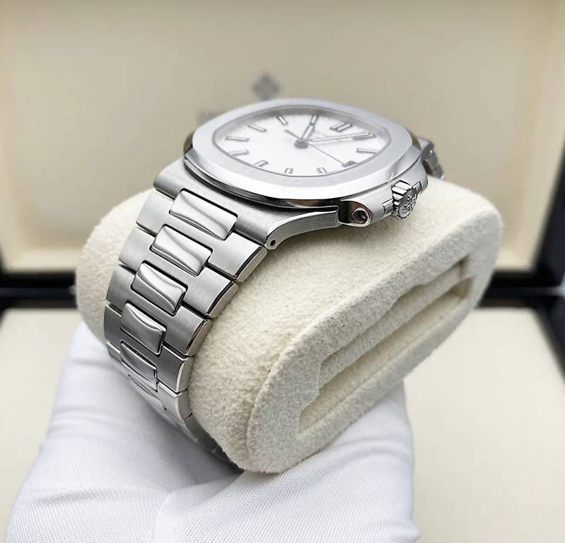Patek Philippe Montres: Patek Philippe 5711/1A Nautilus – Neuf (Voir description) à Bülach par Buli_watches 2