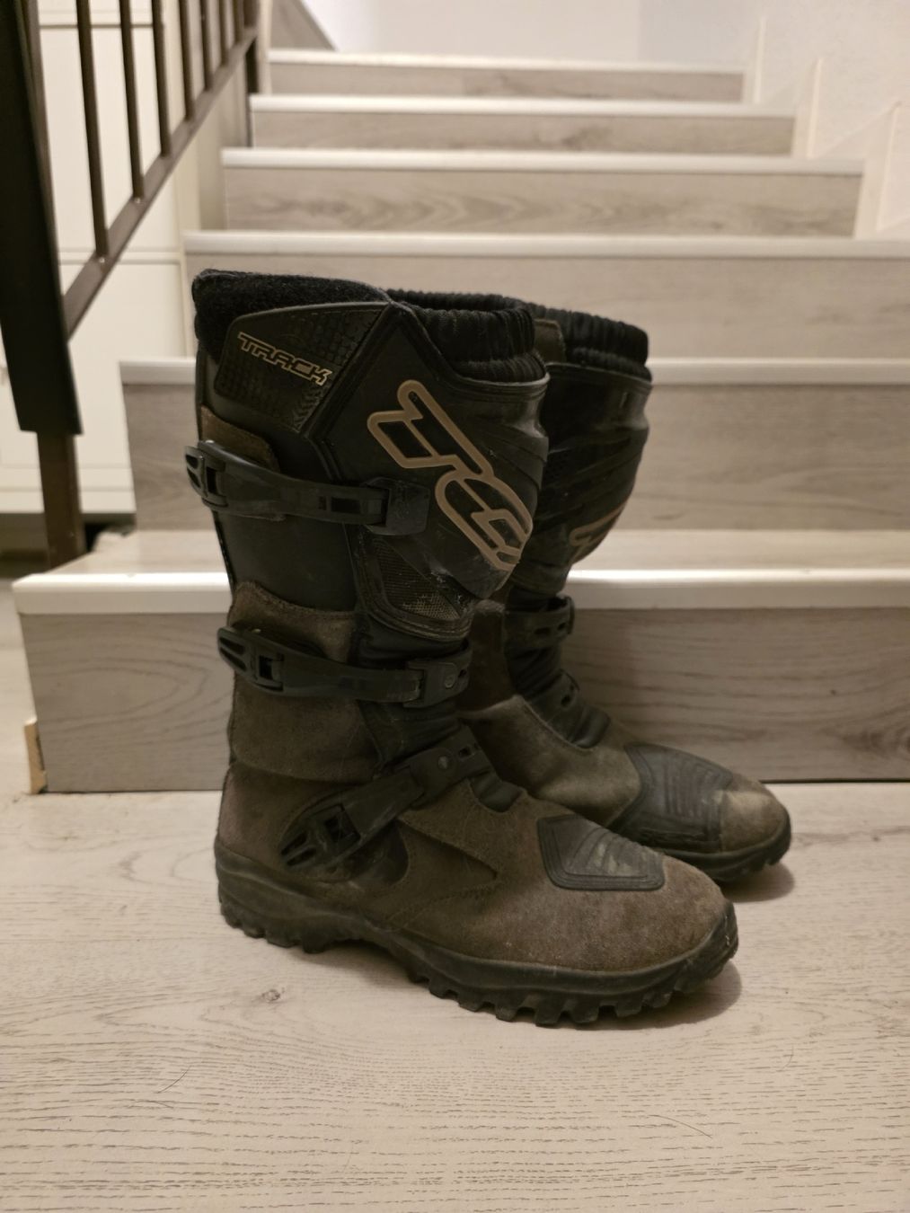 Herrenschuhe: Gore-Tex Motorradstiefel Enduro – Gebraucht aus Willisau von Yle.noemi
