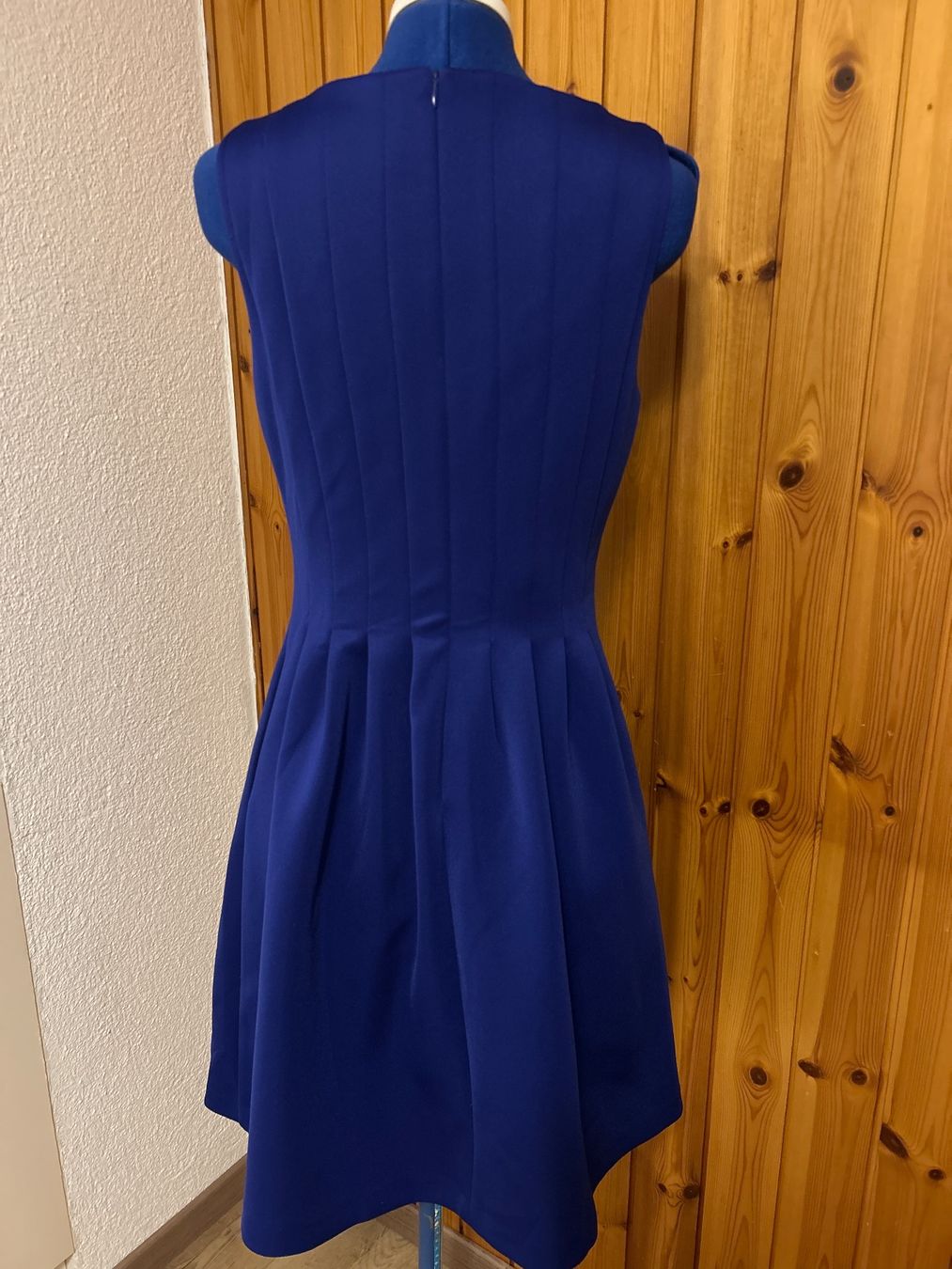 Kleider: Vince Camuto Kleid / Silvesterkleid – Neu (gemäss Beschreibung) aus Heiligkreuz (Mels) von ale_x2d5 1