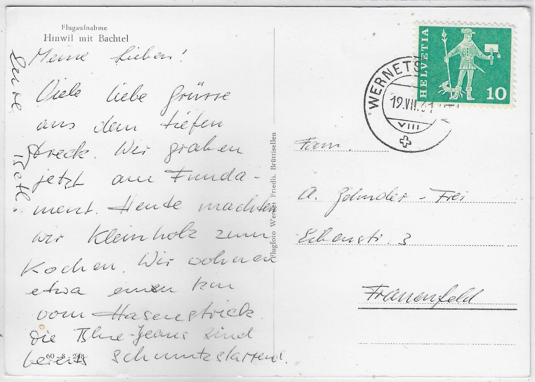 Cartoline postali: Flugaufnahme Hinwil mit Bachtel – Usato da Ettingen venduto da Kartenplanet 1