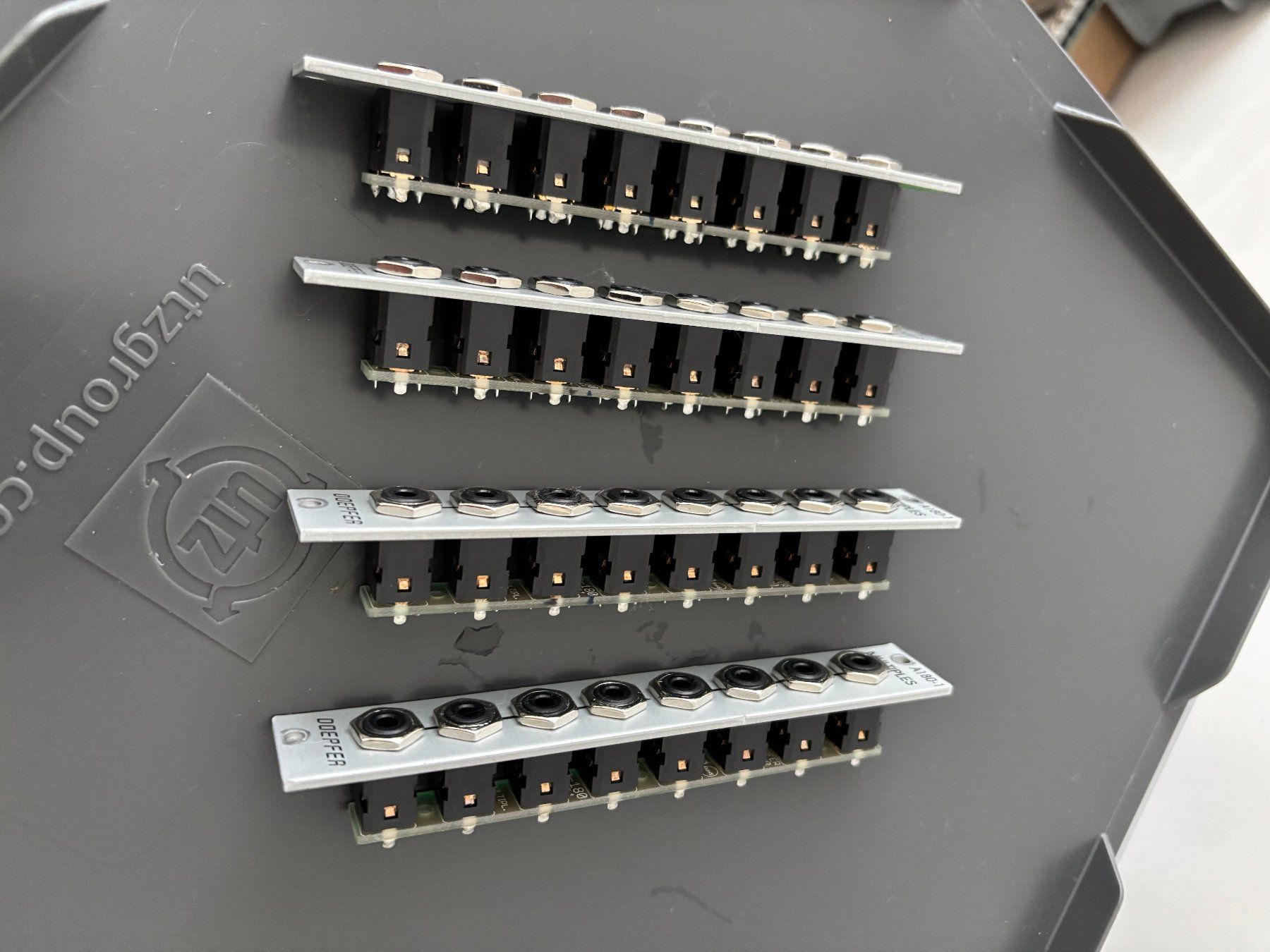 Strumenti musicali: 4x Eurorack Modul: 4 Stk. Doepfer A180-1 Multiples – Usato da Herisau venduto da Keller_Hubacher 1