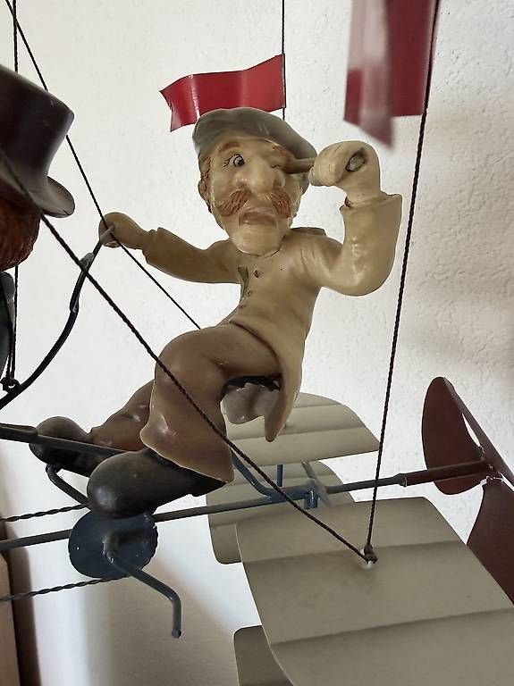 Kit di modellismo & Modellini statici: Mobile dirigeable trois personnages style vintage – Usato da Botyre (Ayent) venduto da Claude-EvelyneS 3