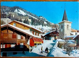 Leysin - Lugeurs dans le village