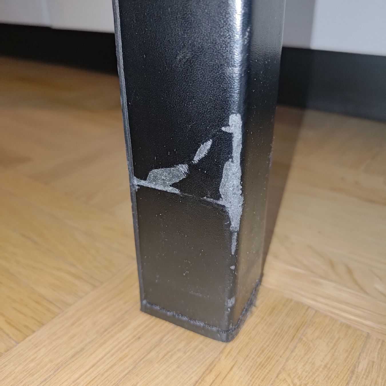 Set di tavolo e panche: Glastisch mit Leder Stühlen schwarz – Usato da Volketswil venduto da HONEGGRO 4