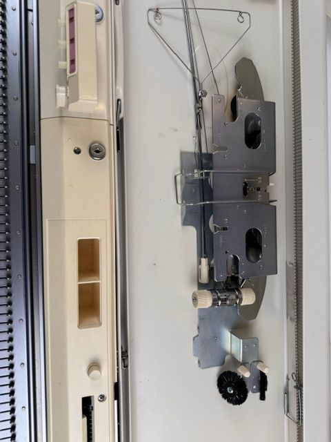 Brother Macchine da cucire: Strickmaschine Brother KH-260 Grobstricker 9mm – Usato da Plons venduto da Zimpfer 3