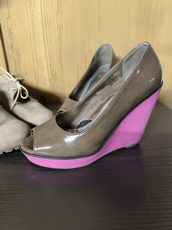 Scarpe da donna: Schuhpaket: 2 Paar Schuhe, Grösse 39 – Usato da Ennenda venduto da safarisource 1