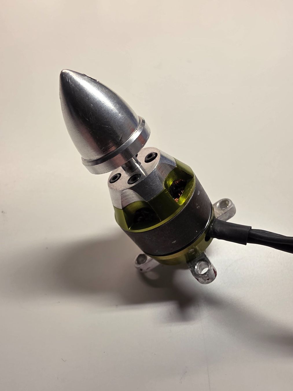 Motoren: Modellflug Motor mit Propelleradapter gebraucht – Gebraucht aus Binningen von gto250