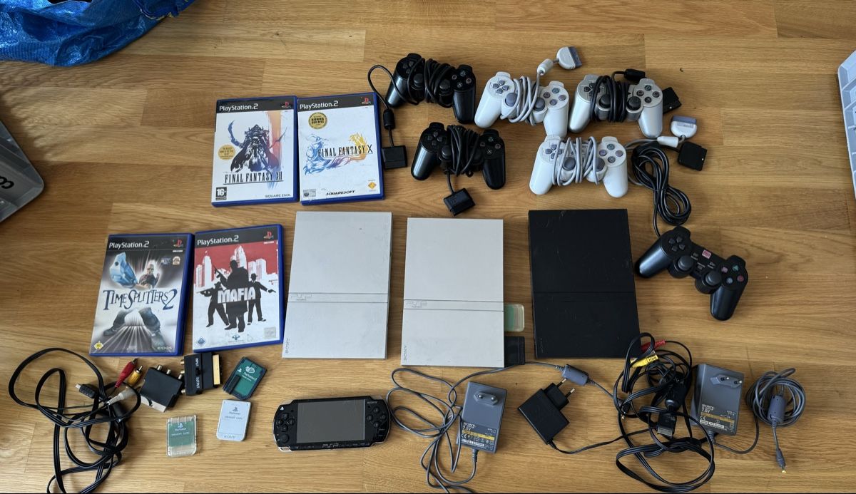 Sony Console: Playstation 2 Bundle mit Spielen und Zubehör – Usato da Zürich venduto da zaz_5d69