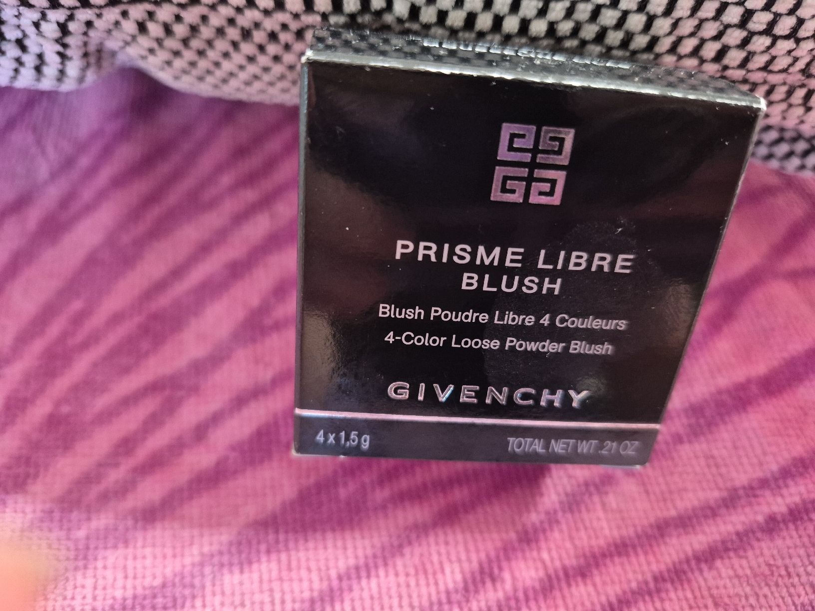 Givenchy Make-up: Givenchy Prisme Libre Blush, Neuwertig, Original 👍 – Nuovo e nell'imballaggio originale da Zollikofen venduto da wir_verkaufen