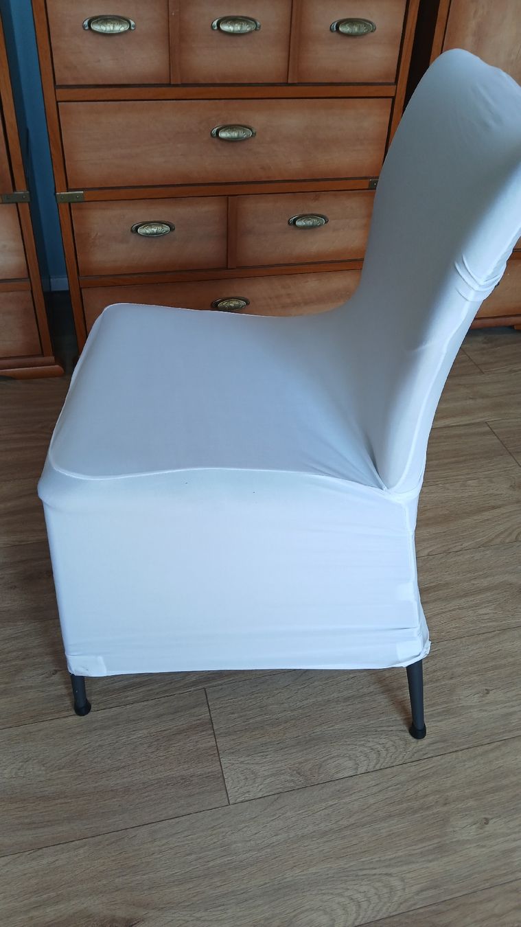 Tessuti: 20 housses de chaise blanche (mariage) – Usato da Les Genevez JU venduto da aur_h6r6 1