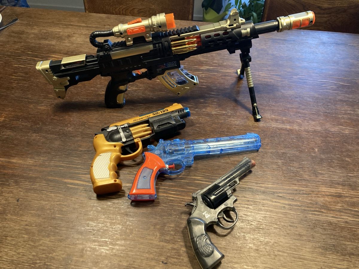 Giocattoli: Spielzeug Waffen – Usato da Andelfingen venduto da Elareb