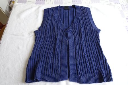 Strick Gilet blau Gr. L
