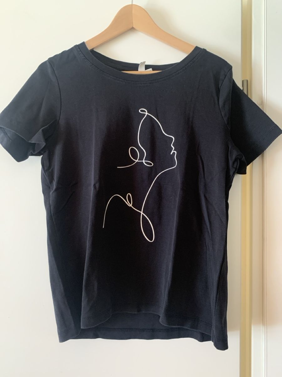 Vero Moda T-shirts: T-shirt dessin Vero Moda – Neuf (Voir description) à Prangins par val_2c72