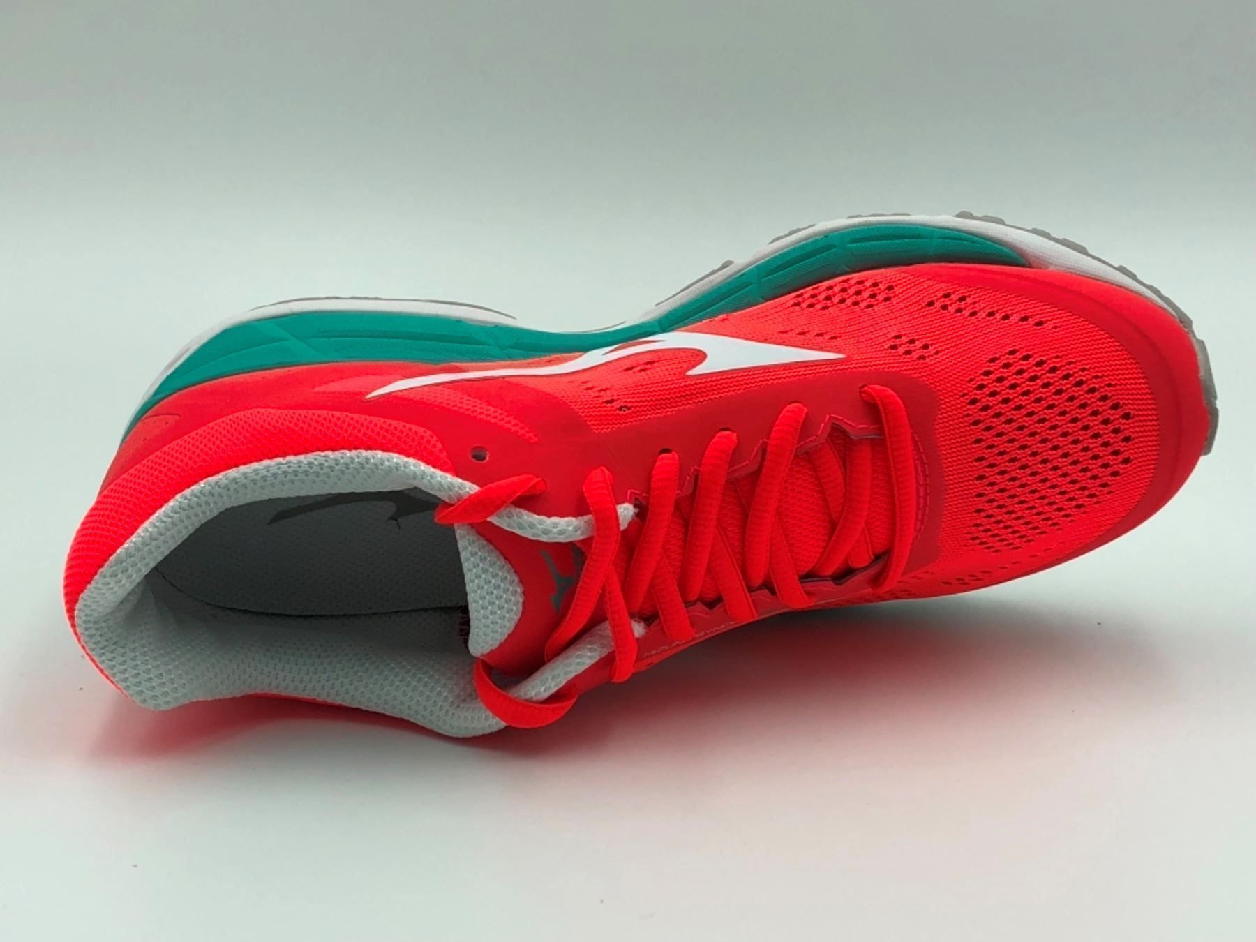 Mizuno Scarpe da donna: Mizuno Synchro MX2 Running Gr. 38 – Nuovo e nell'imballaggio originale da Spreitenbach venduto da Opfikoner1 8