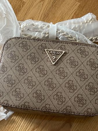 Guess Camera Bag Umhaengetasche Braun/Gold Neu mit Etikett!