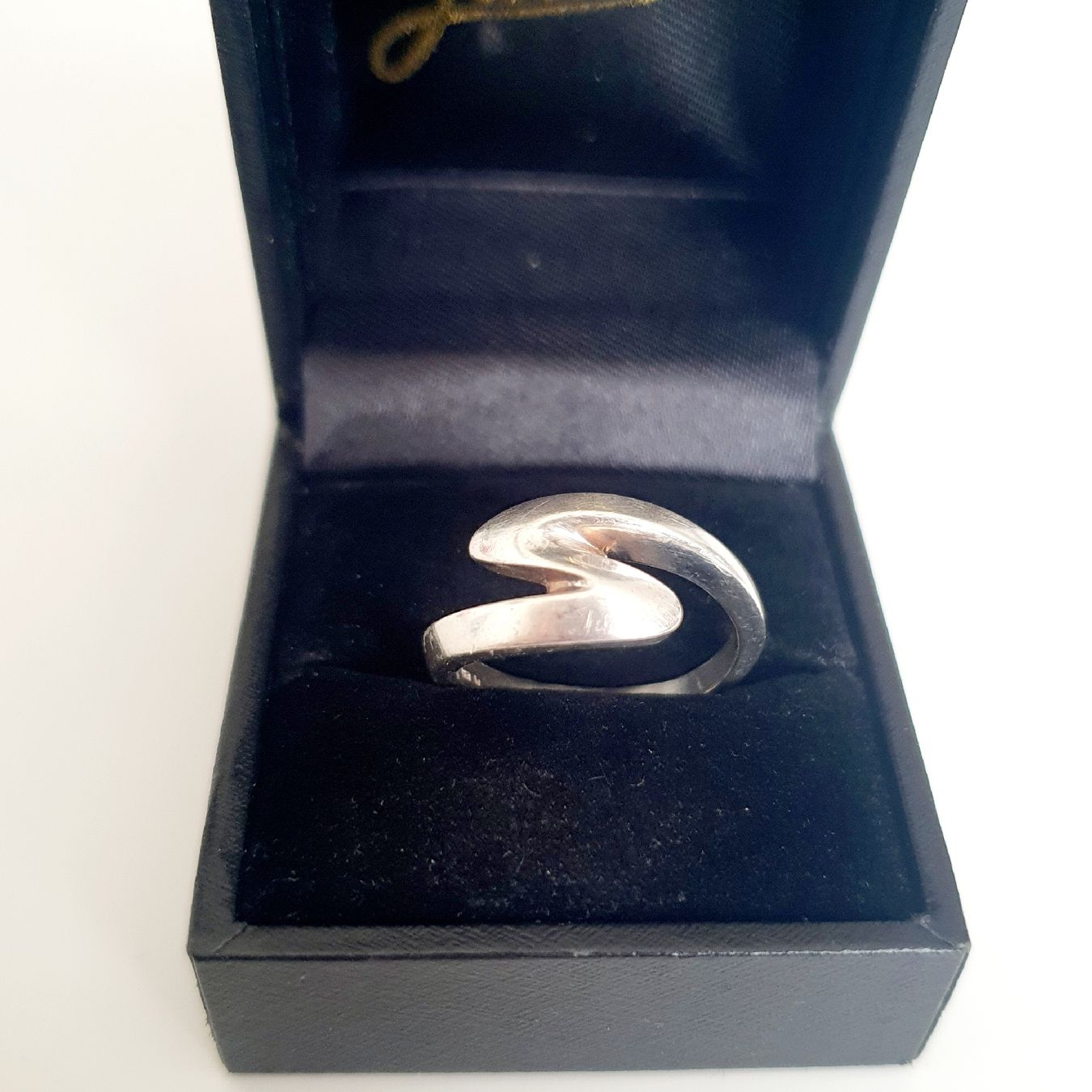 Ringe: Zeitloser moderner Statement-Schmuck Silber Ring 925 Gr 18,4 – Gebraucht aus Kreuzlingen von Wunderkiste123 3