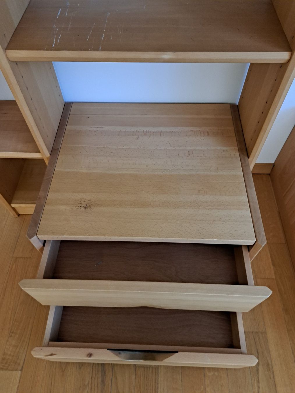 Regale: Vitrine Regal TV Möbel massiv Buche – Gebraucht aus Vordemwald von  5