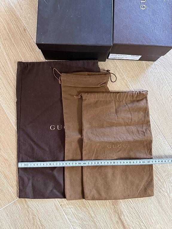 Gucci Borse: Gucci Schuhboxen & Staubbeutel im Set – Usato da Leissigen venduto da SKcool 4