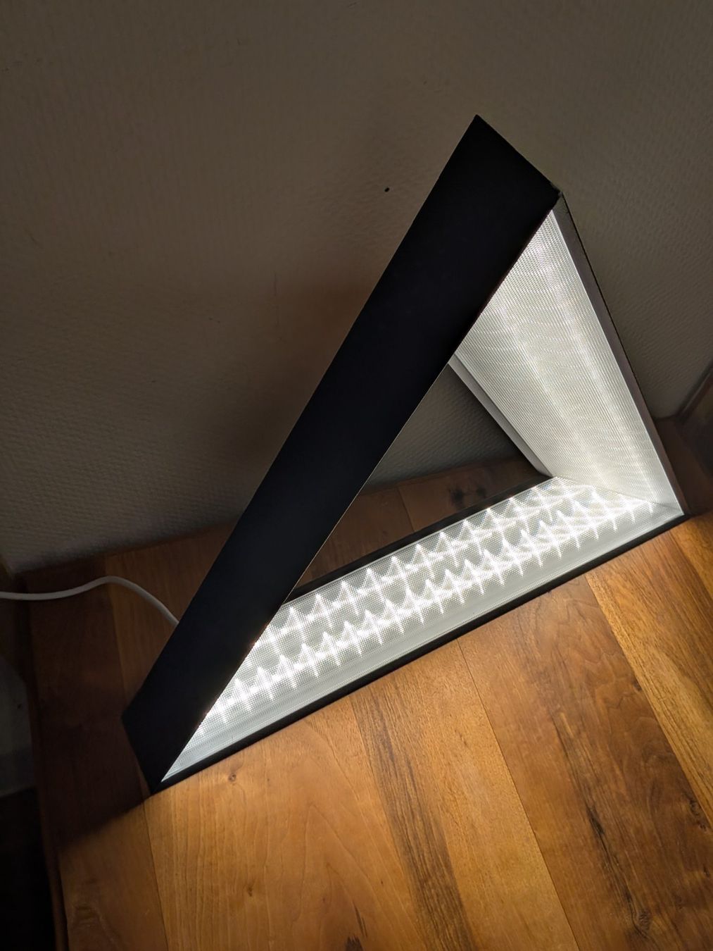 Philips Lampade: Philipps Dreieck Lampe – Usato da Emmen venduto da magelan 9