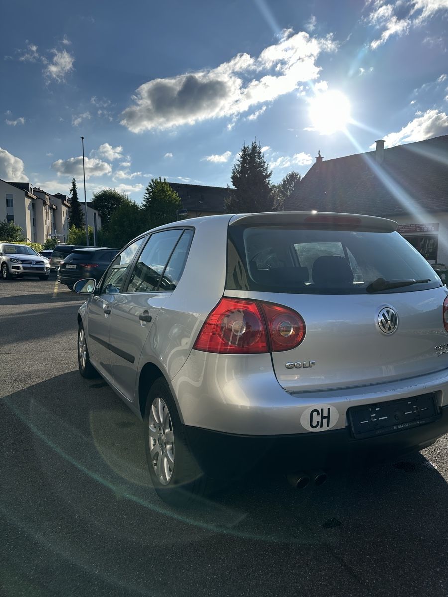 VW Automobili: VW Golf V 2.0 Frisch ab MFK – Difettoso da Zürich venduto da Motara. 6