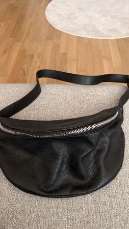 Schwarze Ledertasche / Gürteltasche - Top Zustand!