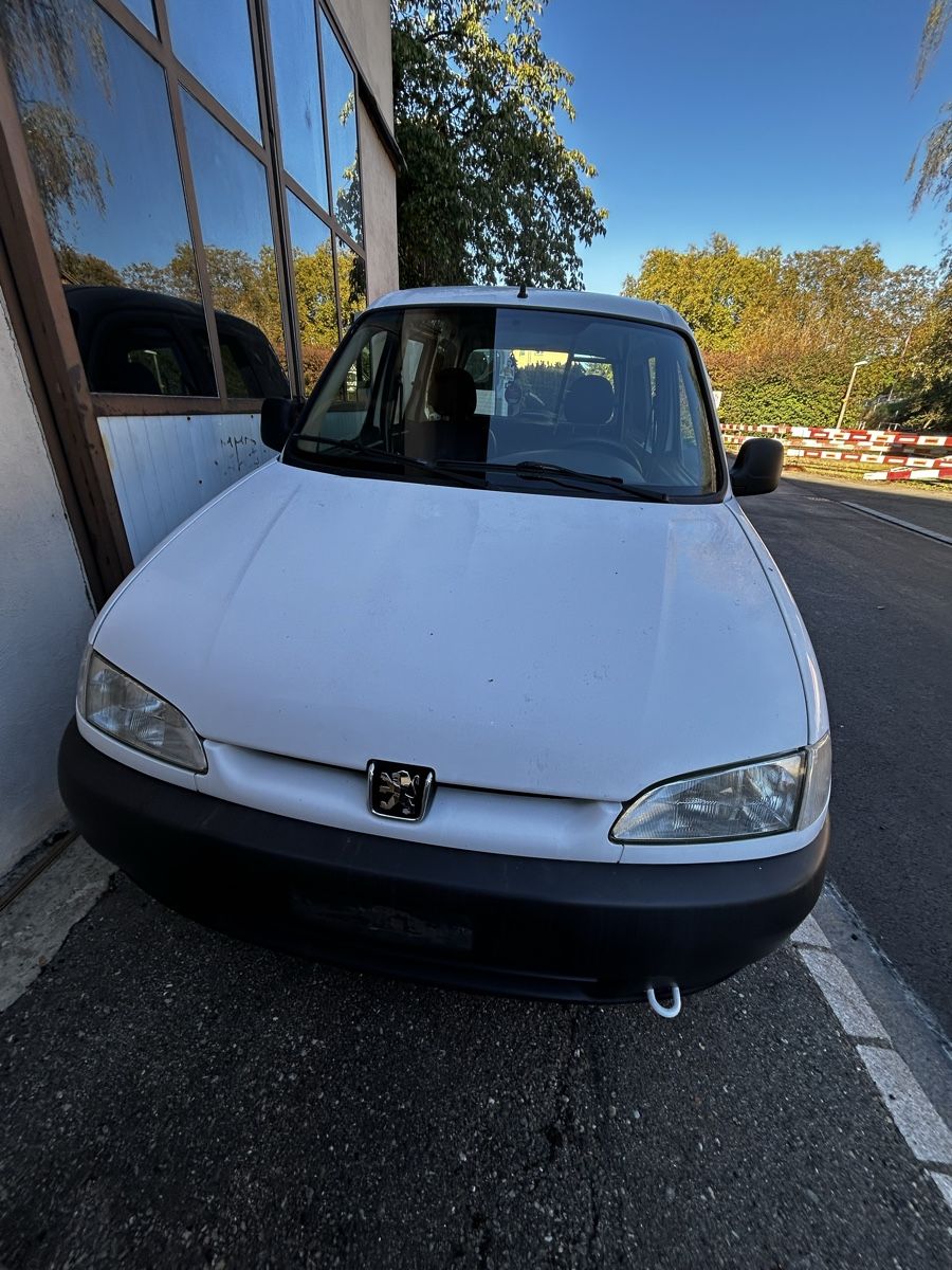 Peugeot Nutzfahrzeuge: Peugeot Partner 1.4 – Defekt aus Frauenfeld von Yoda2umi 1