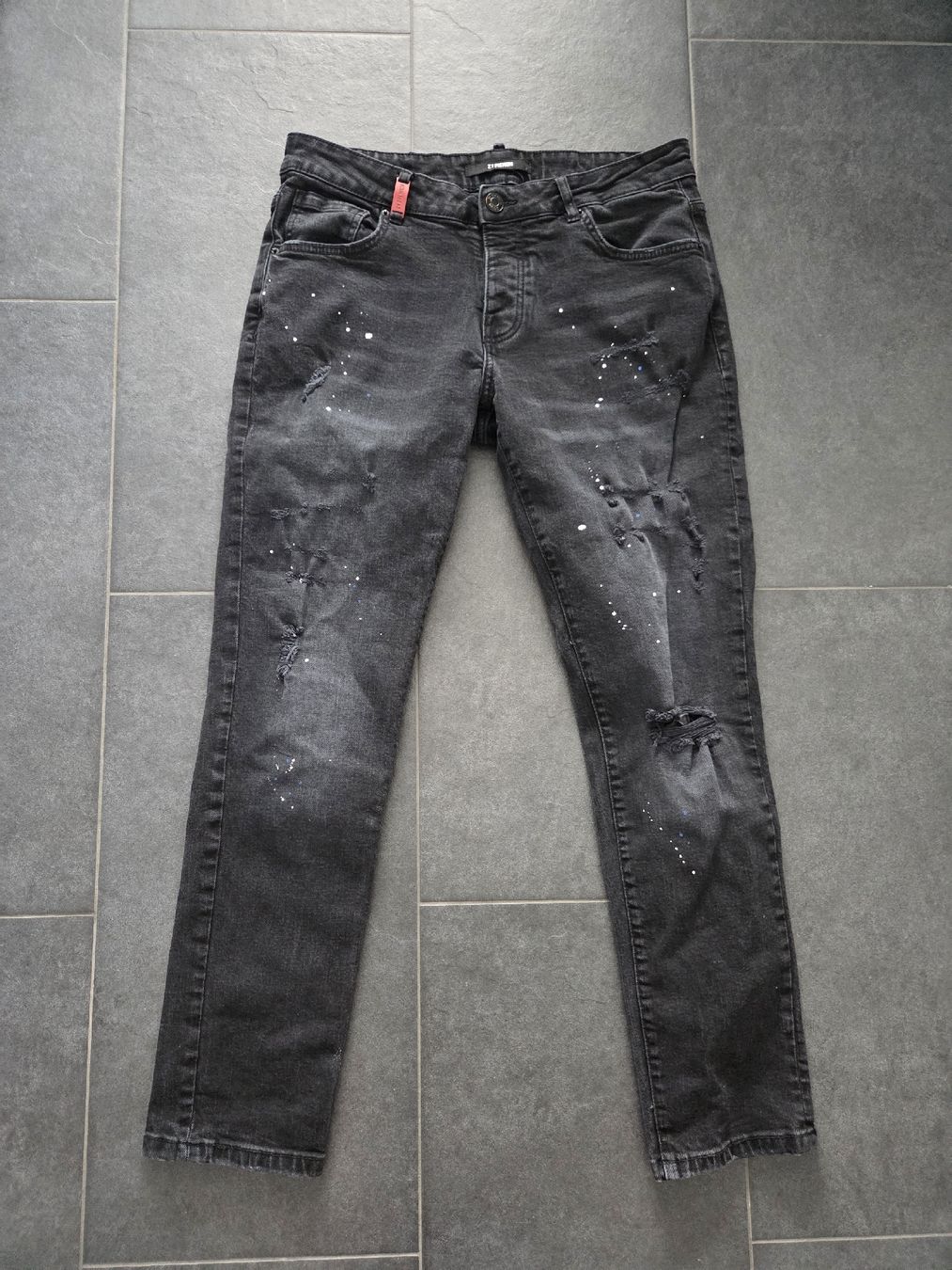 Jeans: 2Y Premium Jeans Leonardo Ripped Black, Grösse 32 – Usato da Konolfingen venduto da Siggi_wulle