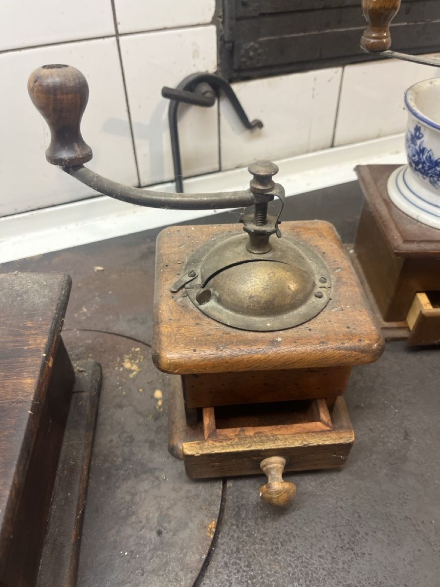 Machines à café & Machines à expresso: Alte Kaffeemühlen – D'occasion à Rüeterswil par bambus67 1