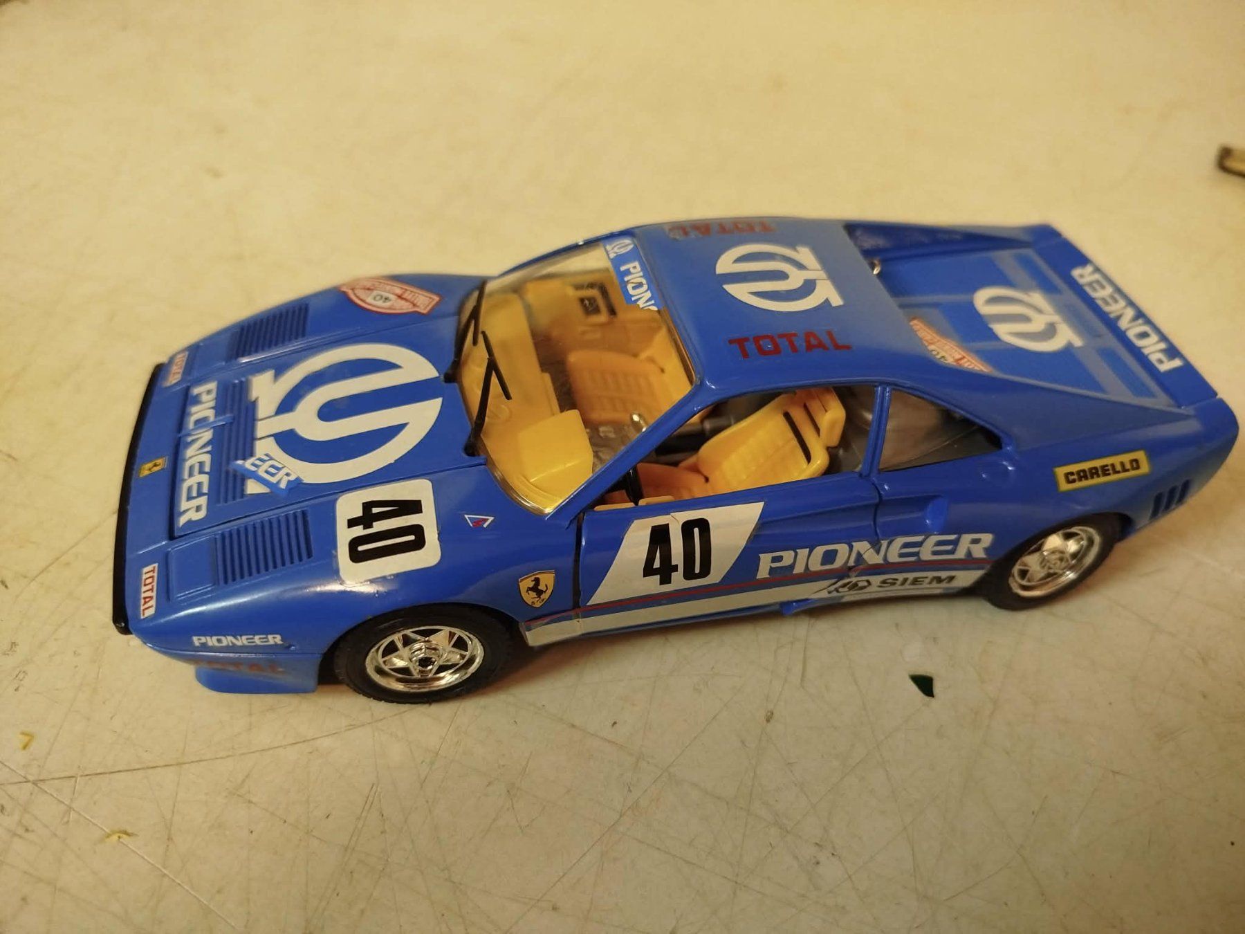 Bburago Modellini d'auto: Ferrari GTO   Burago – Usato da La Chaux-de-Fonds venduto da Emmaus2300CDF 2