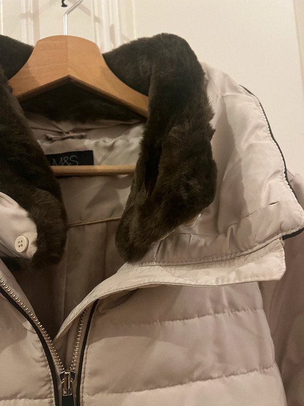 Vestes: M&S Winter Jacket with fur collar – D'occasion à Genève par toandfrom 3