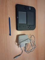 Nintendo 2 ds avec stylet et chargeur 