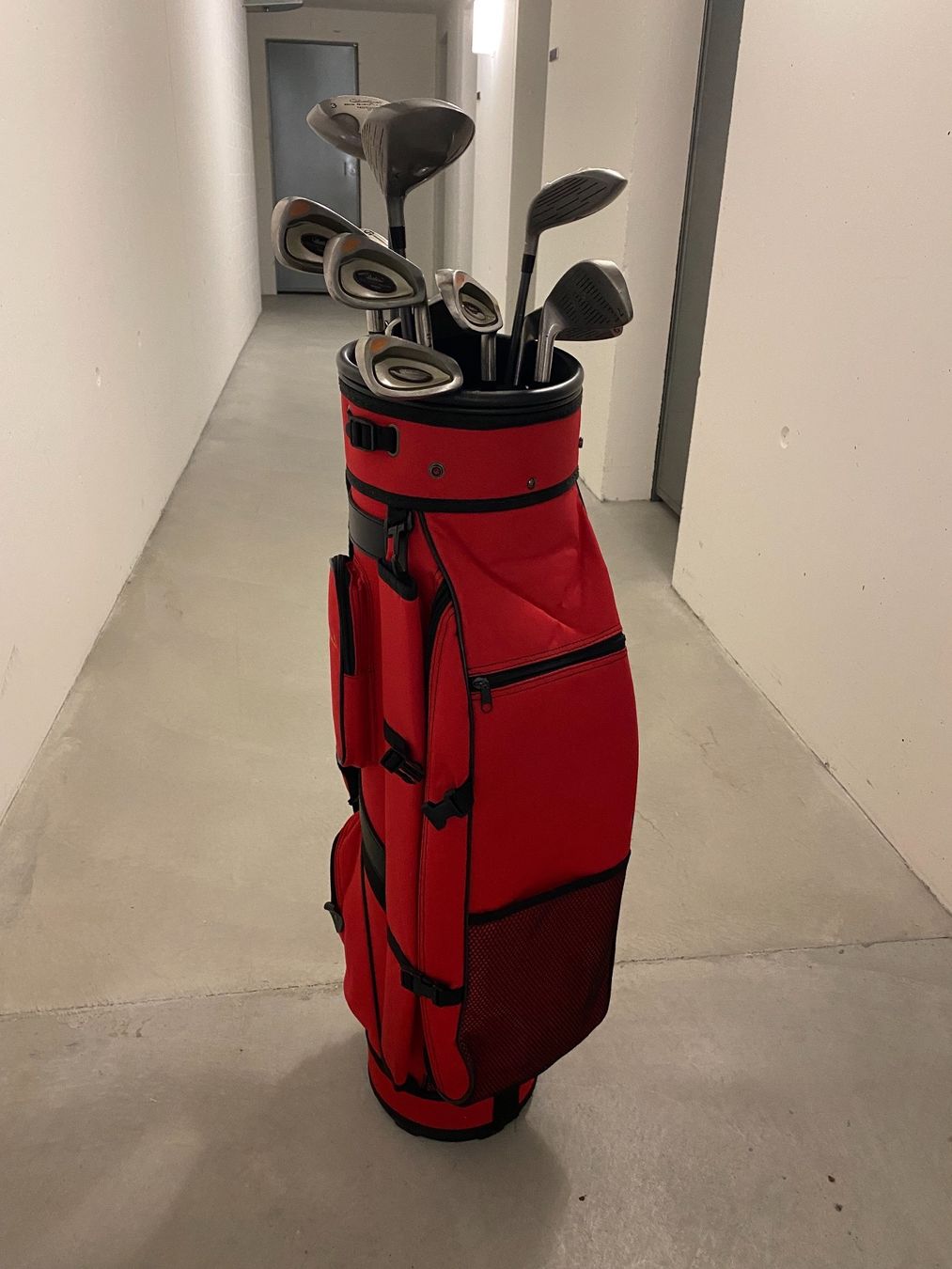 Schläger & Sets: Golftasche inklusive Schlägern – Gebraucht aus Zug von