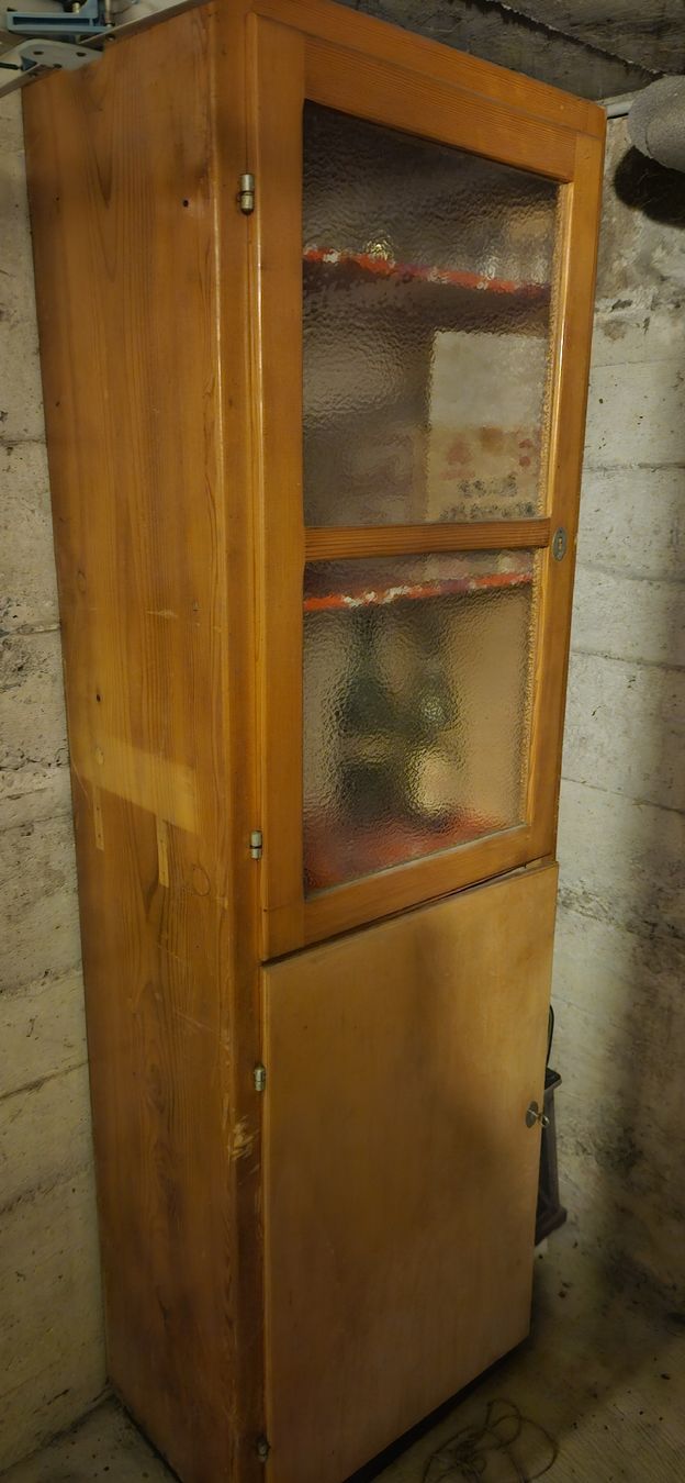 Armoires: Alter Schrank – D'occasion à Belp par Ginus85