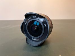 Samyang 7.5mm F3.5 UMC Fisheye MFT Objektiv mit Deckel