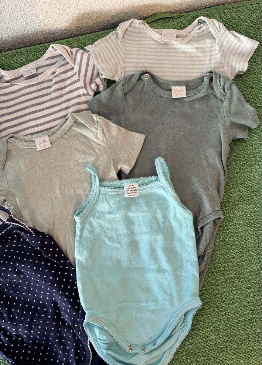 Lotti di vestiti: Sommerbodys Grösse 62/68 – Usato da Horgen venduto da ButterflyH0102 1