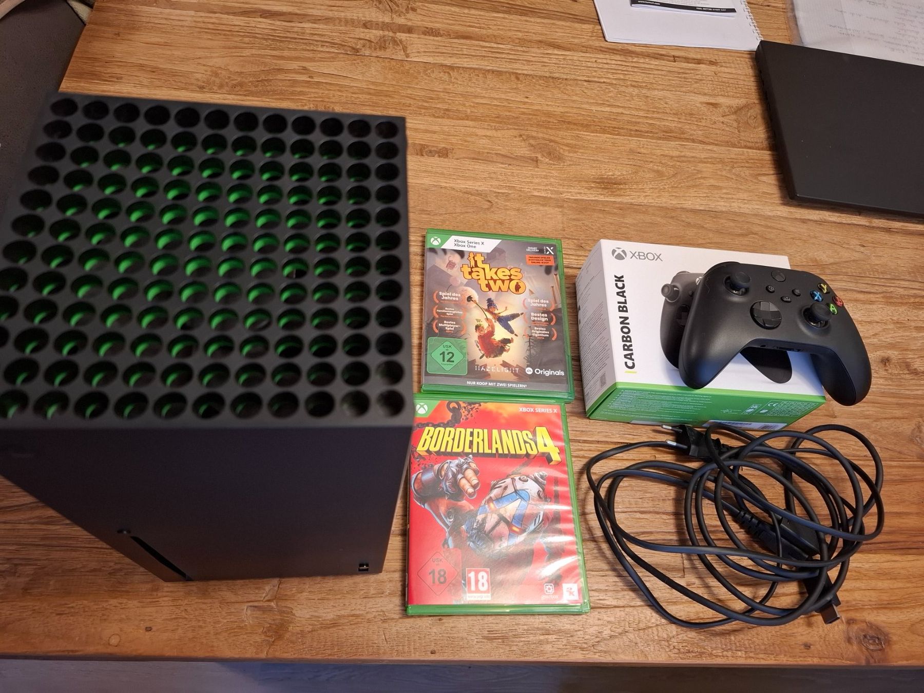 Console: X box mit 2 console und 2 spielen – Usato da Holderbank SO venduto da argokim