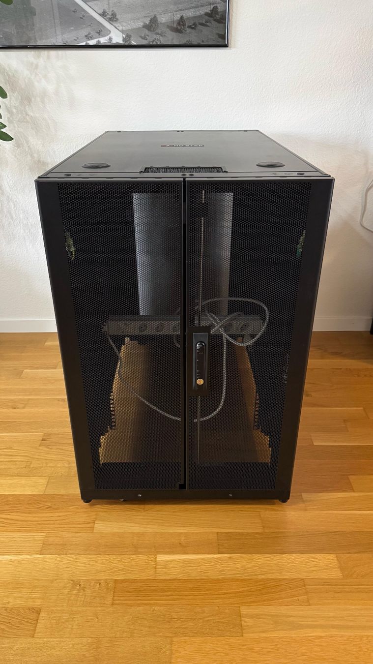 Apc Racks & Cavalletti: Rack - APC NetShelter (SX Cabinet) – Nuovo (secondo la descrizione) da Henggart venduto da Welcome04 6
