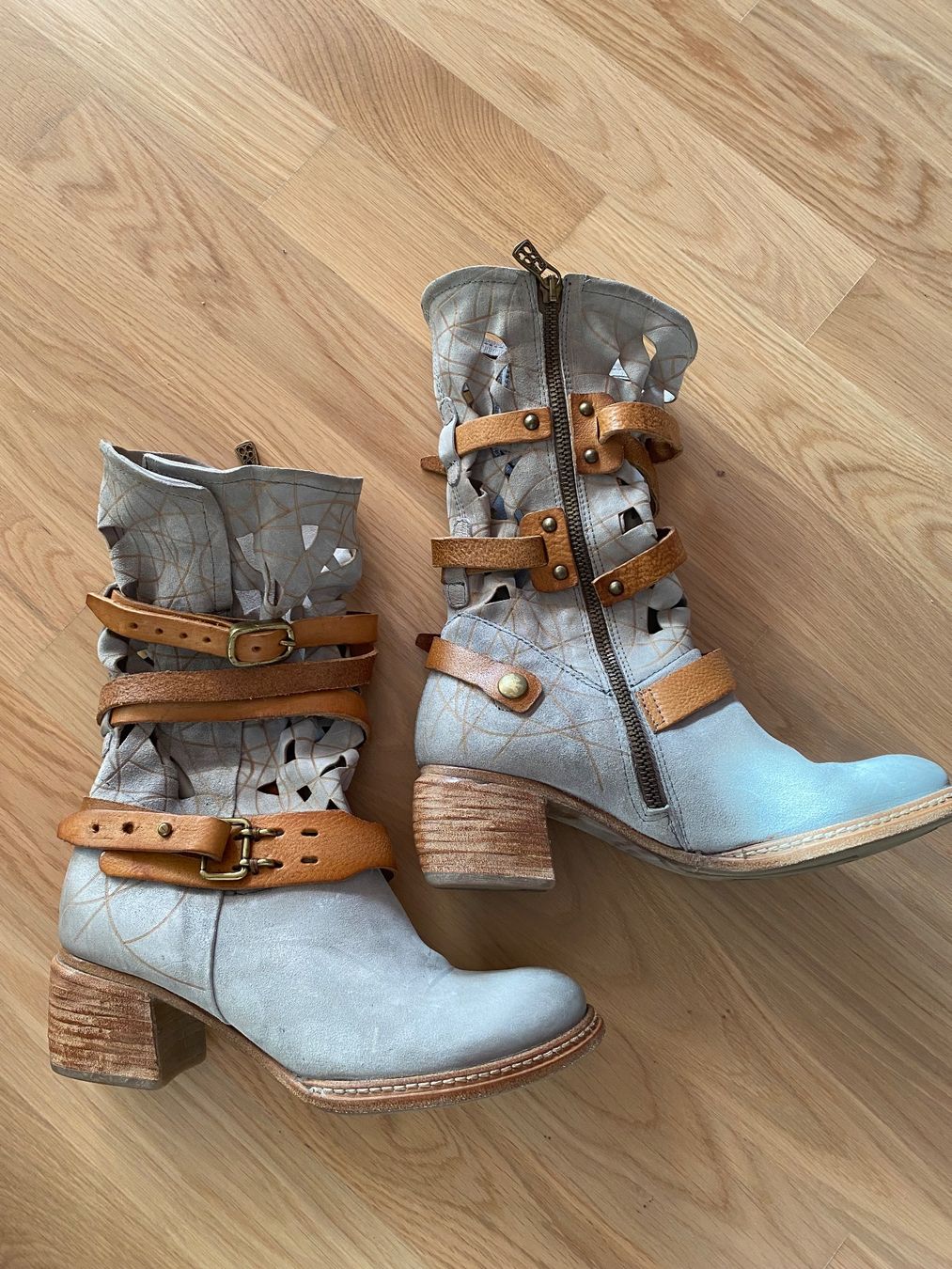 A.S.98 Scarpe da donna: Bottes A.S.98 taille 37 – Usato da Clarens venduto da OptitesJoliesChoses 1