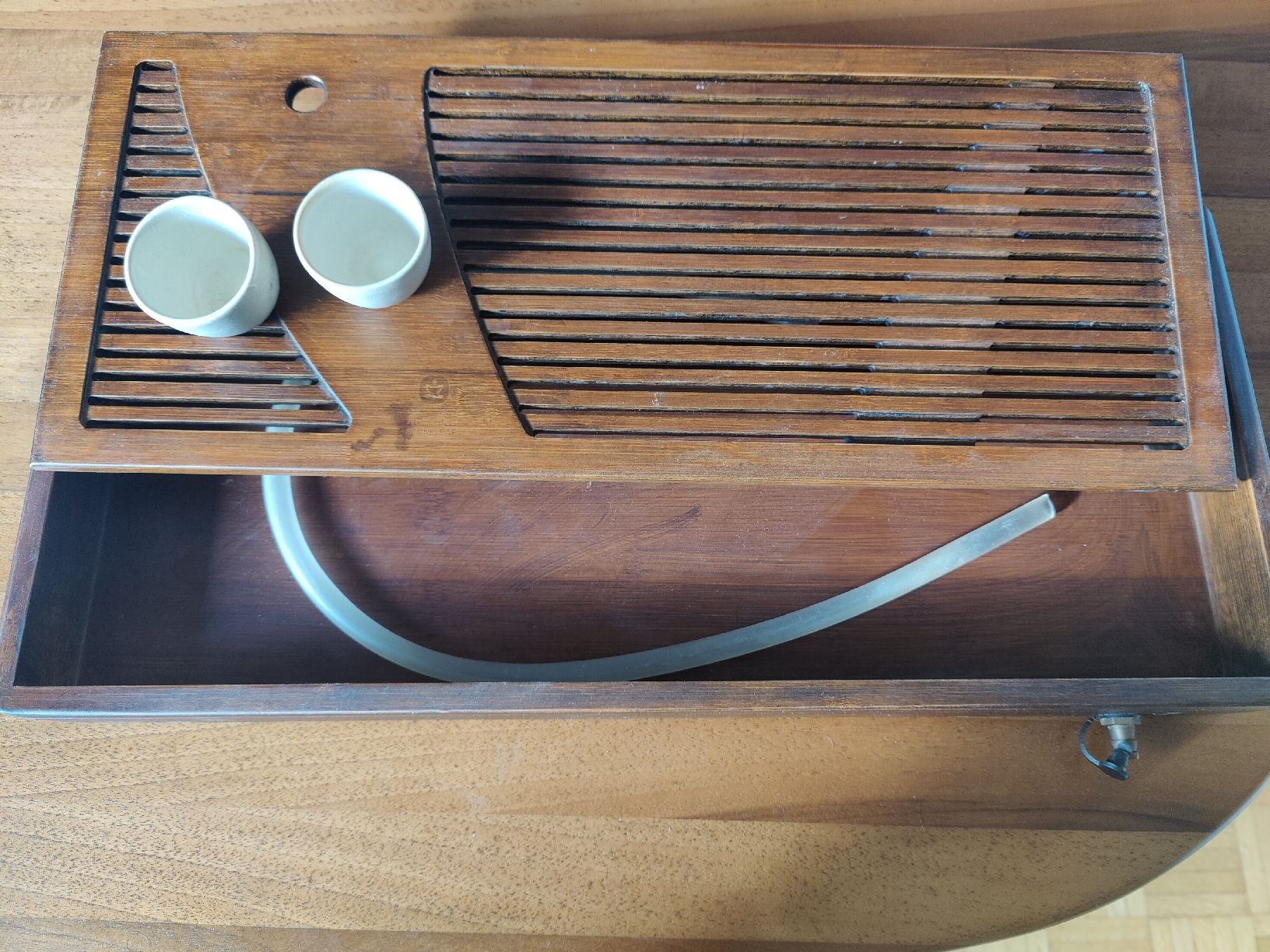 Servierplatten: Schönes Teetablett/Teeboot mit Teetassen – Gebraucht aus Kilchberg ZH von freshdumbledore01 1