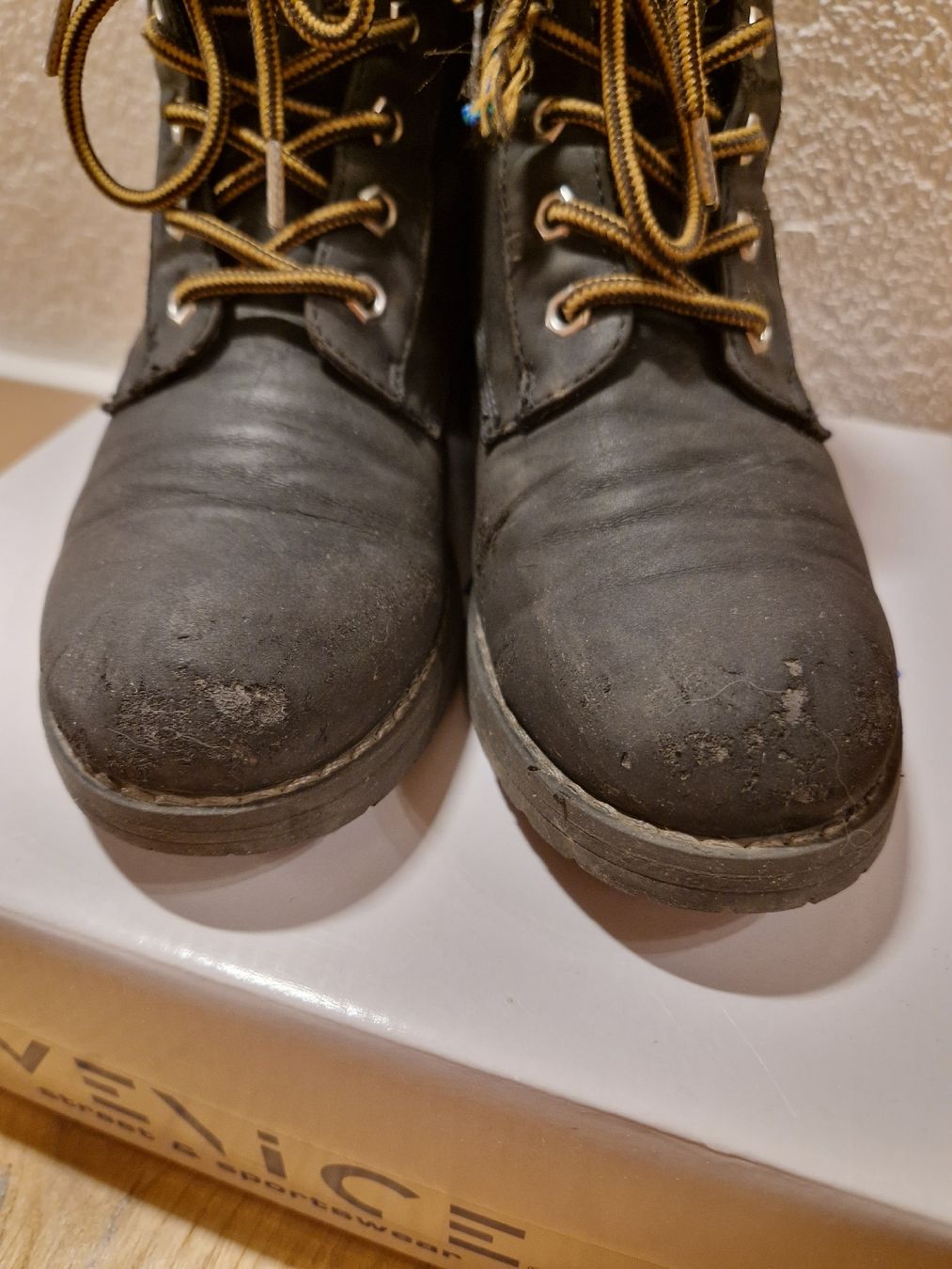 Scarpe per ragazze: Venice Stiefel Mädchen Grösse 35 – Usato da Mellingen venduto da BiBi.16 5