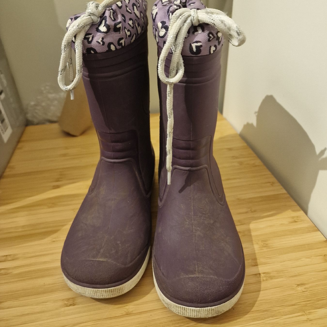 Scarpe per ragazzi: rain boots with lights gr 32 – Usato da Muri AG venduto da MrsRami 1