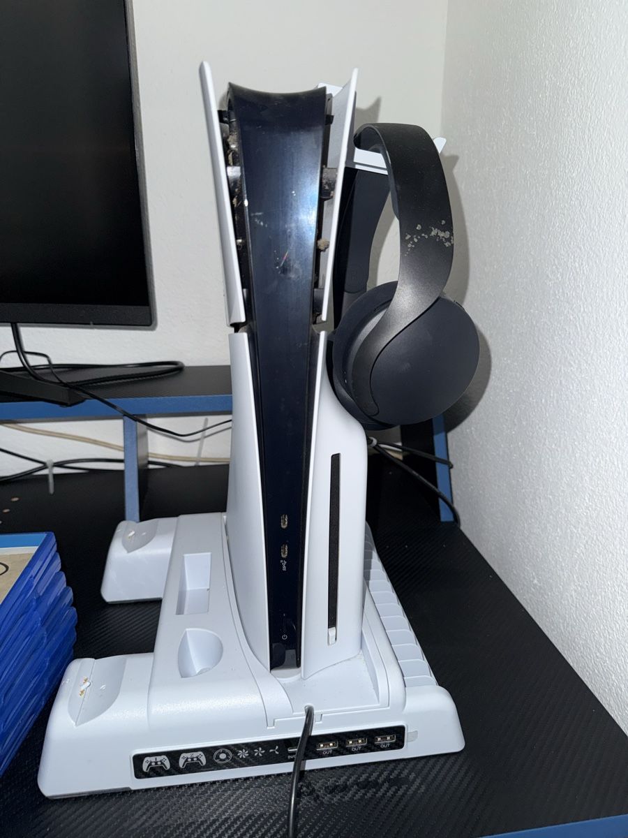 Sony Console: PS5 + giochi – Usato da Cadenazzo venduto da cas_9xxz 3
