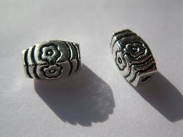 10 Metallperlen, 4-kant, gemustert 9x5mm