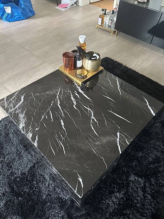 Tische: Couchtisch Marmor – Gebraucht aus Basel von vas_hqy7