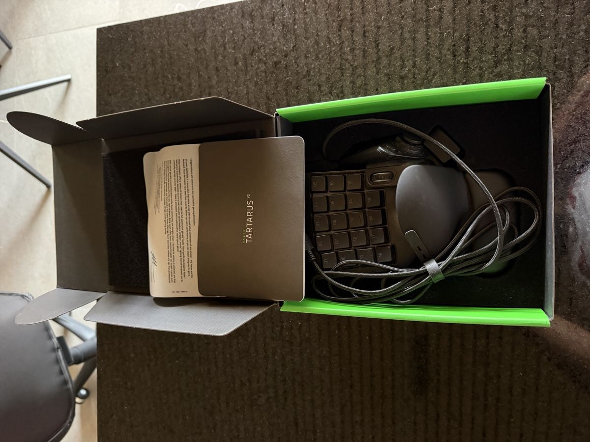 Razer Tastiere: Razer Tartarus V2 – Nuovo (secondo la descrizione) da Güttingen venduto da JeffreyGucc 1