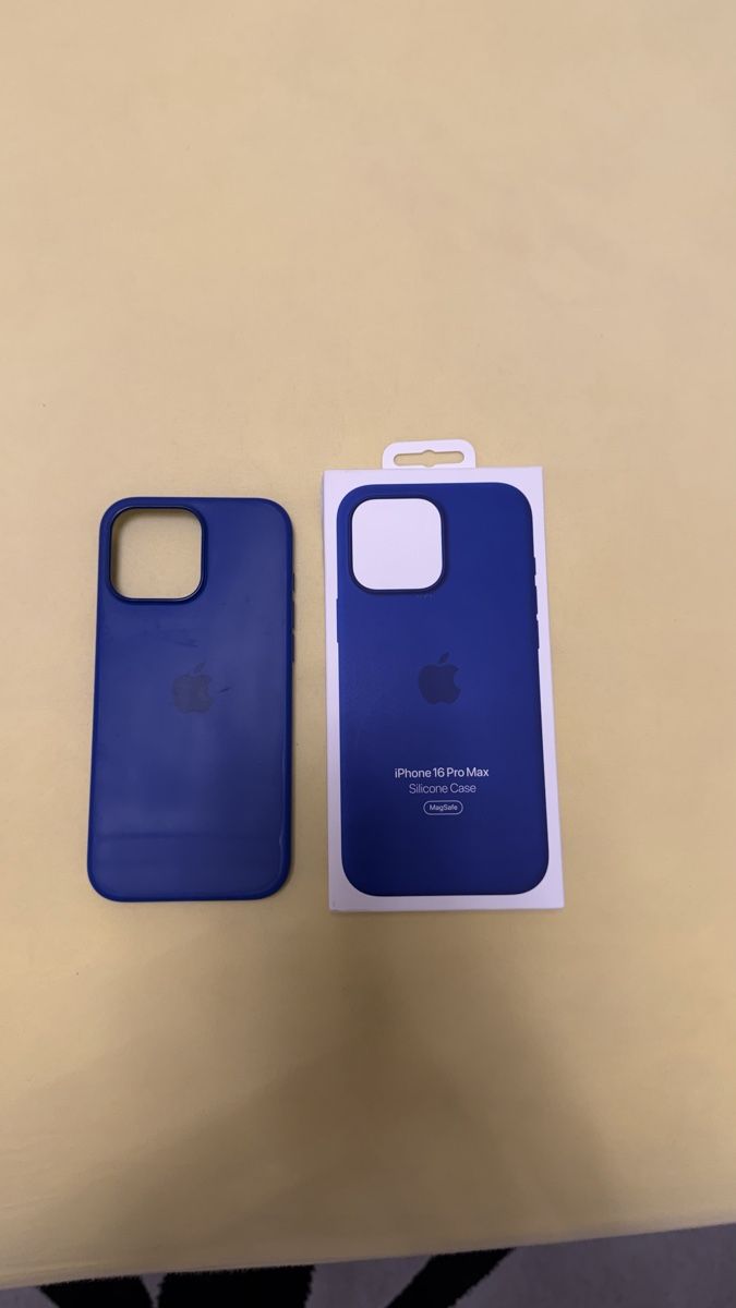 Apple Covers & Schutzfolien: Iphone 16 Pro Max Silicon Hülle – Gebraucht aus BASEL von NELLA26 1