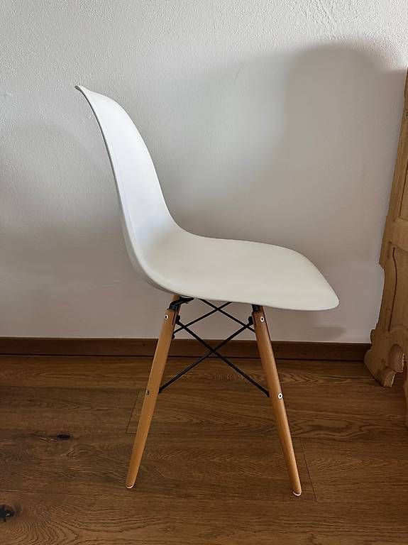 Eames Chaises: Chaises Eames – D'occasion à Walchwil par ghautekeete 1