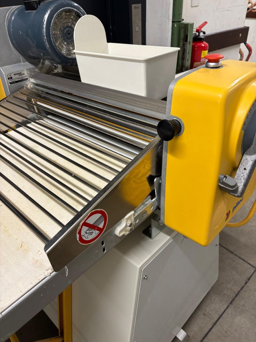 Elettrodomestici da cucina: Ausrollmaschine – Usato da Dietikon venduto da dia_y8y5 8