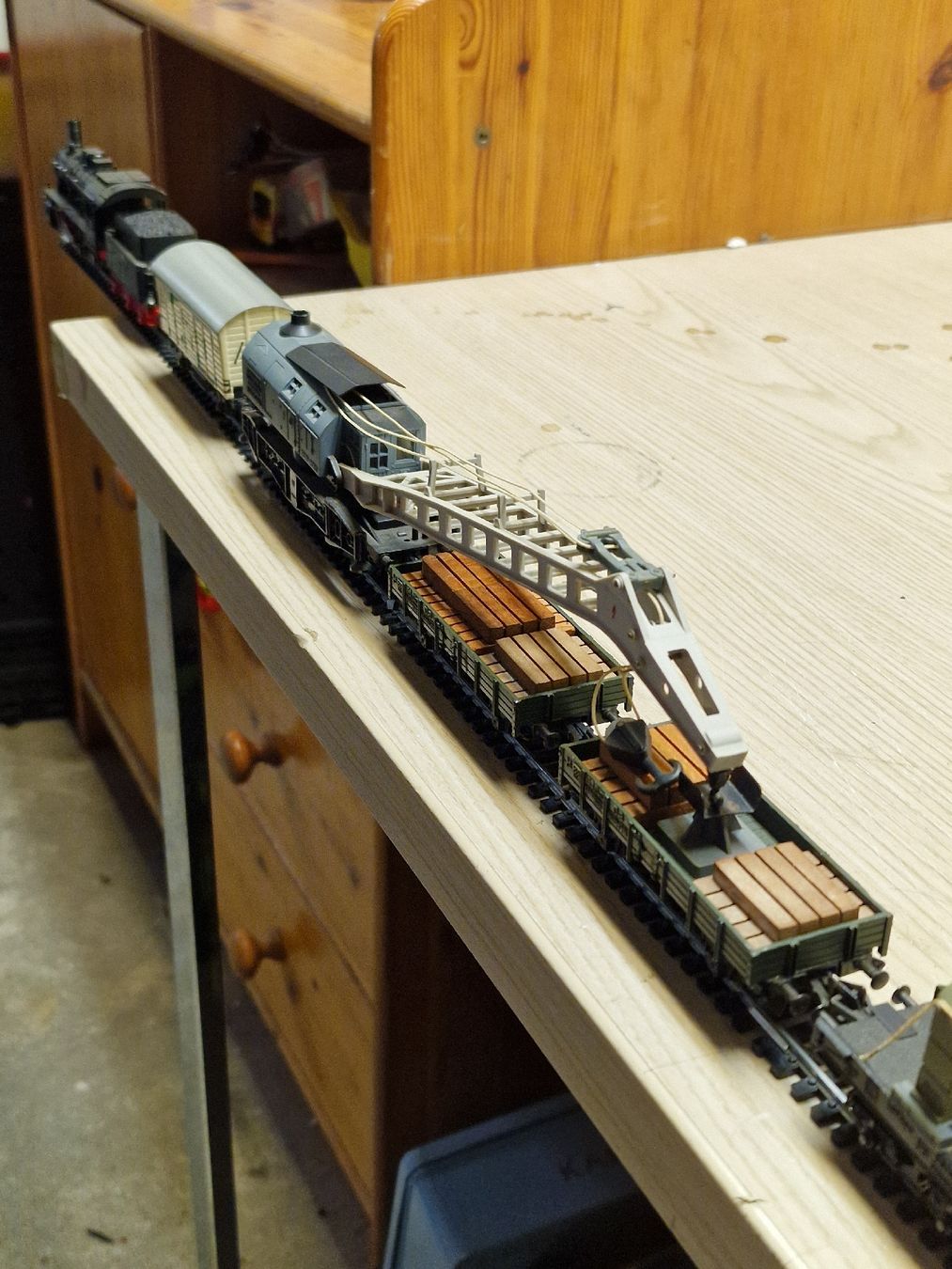 Fleischmann Modellini di ferrovie: Fleischmann Dampflok HO mit Güterwagen  – Usato da Herzogenbuchsee venduto da ioa_zcm6 4